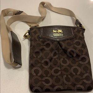 Classic Coach Crossbody Purse
